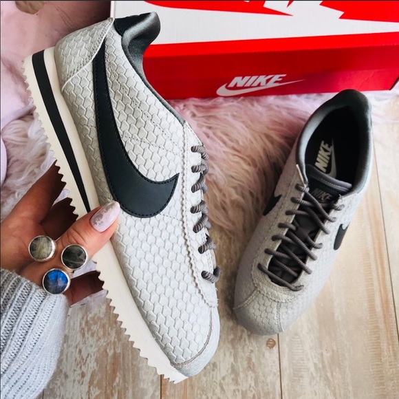 NWT Nike Cortez Special edition - Picture 2 of 8